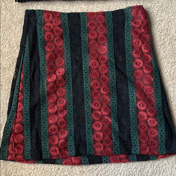 Two piece skirt with matching top - Picture 3 of 3